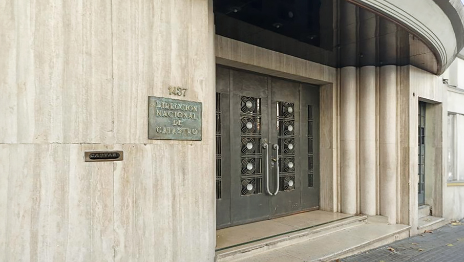 imagen de La AEU expresa su preocupación por la situación de la Dirección Nacional de Catastro