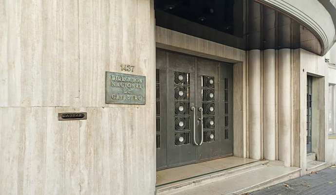 imagen de La AEU expresa su preocupación por la situación de la Dirección Nacional de Catastro