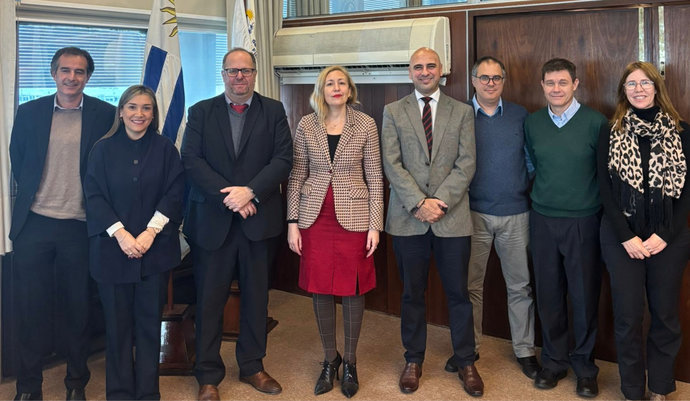imagen de Reunión de autoridades de la AEU y la DGI: Planteo de diversos temas de interés notarial
