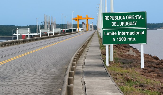 imagen de Nota del Semanario Búsqueda sobre nuevo servicio de la AEU