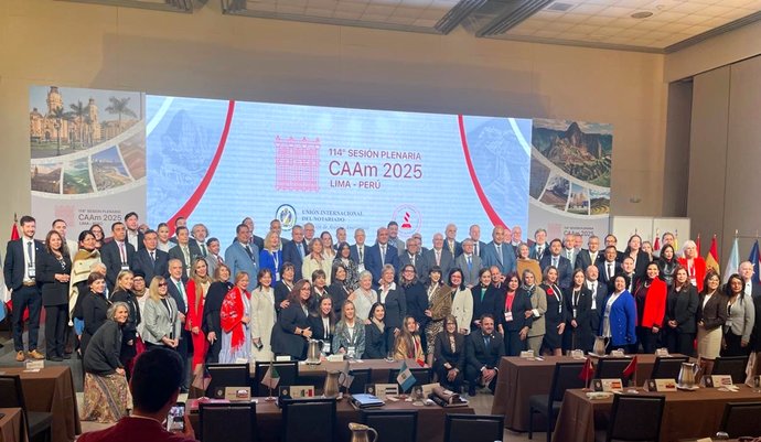 imagen de El Notariado uruguayo presente en la 114ª Sesión Plenaria de la CAAm