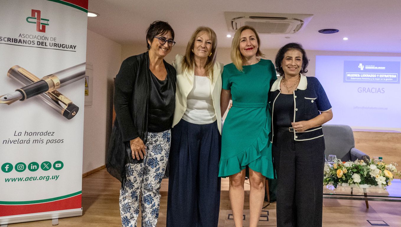 imagen de «Mujeres: Liderazgo y estrategia» contó con destacadas panelistas y gran afluencia de público