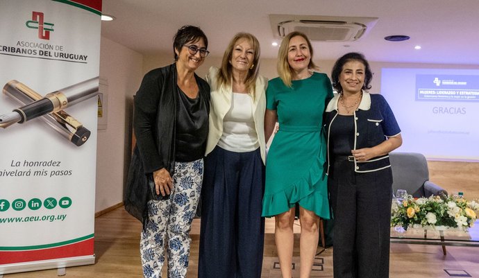 imagen de «Mujeres: Liderazgo y estrategia» contó con destacadas panelistas y gran afluencia de público
