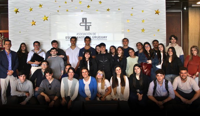 imagen de Visita a la AEU por parte de estudiantes de la Facultad de Derecho de la Udelar