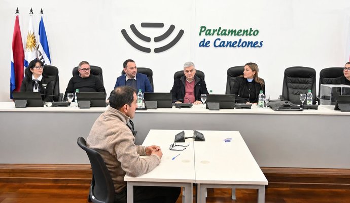 imagen de Colaboración de la AEU en el llamado laboral de la Junta Departamental de Canelones